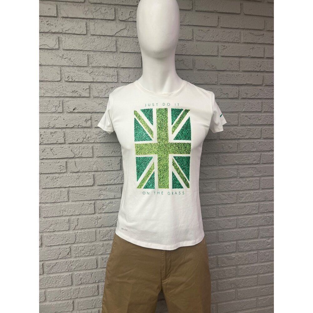 Nike Dri-Fit Just Do It On The Grass Short Sleeve T-Shirt Size M (Fit like a S)